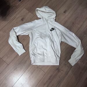 Women’s Nike windbreaker